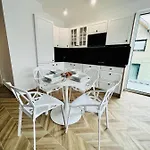 Apartment Sunbaltic Premium Ustka, Ii Poziomy, Przy Lesie, Dwa Balkony, Klimatyzacja, Parking